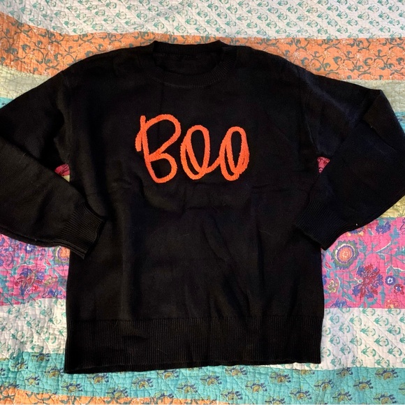 Host Pick 4x!🎉 BNWT- Black Crewneck Halloween Sweater with Orange “Boo” - Picture 3 of 10